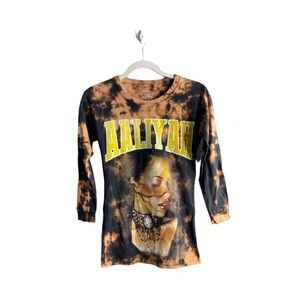 Aaliyah Graphic tie-dye long sleeve t-shirt size small. Main color is brown.